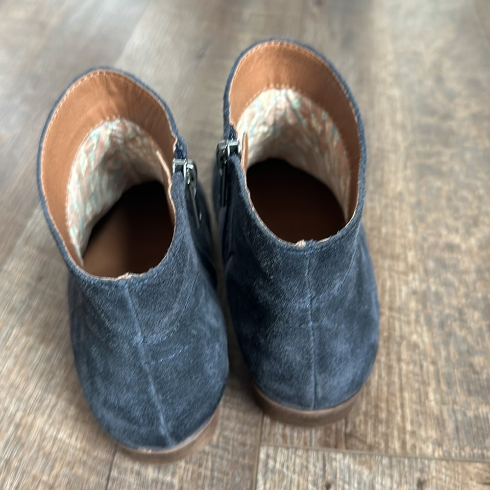 Lucky Brand Brolley Ankle Boot / Booties Navy leather zip boots. - Picture 10 of 15